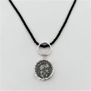 Pendente in argento 925‰ con MONETA ROMANA in argento brunito