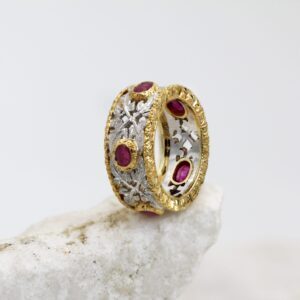 Anello in Oro con Rubini - Raffinata Lavorazione Fiorentina