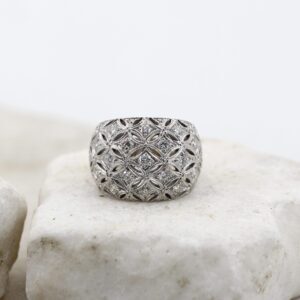 Anello in Oro bianco con Diamanti naturali Lavorazione Fiorentina a rete