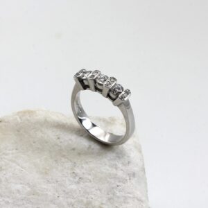 Anello Trilogy Traversine in Oro bianco con Diamanti naturali