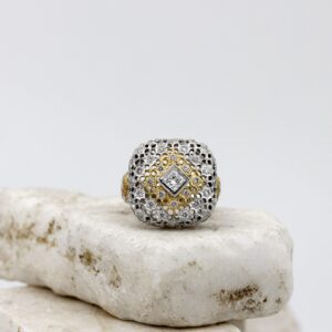 Anello con Raffinata Lavorazione Fiorentina in Oro con Diamanti naturali