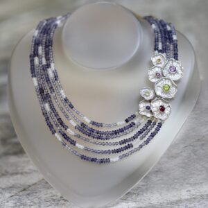 Collana Winter Flower in Argento con Iolite e Labradorite