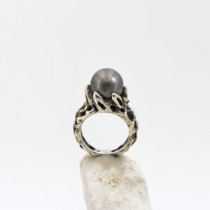 Anello in Oro e Argento con Perla di Tahiti e 2 Diamanti naturali