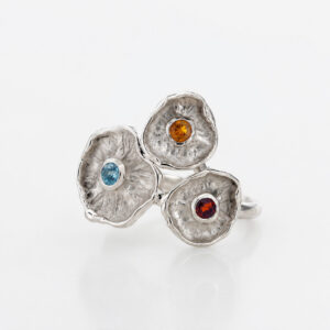 Anello “Winter Flower” in Argento con 3 Fiori Pietre semipreziose