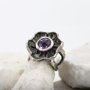 Anello – Fiore d’Inverno – in Argento con Ametista